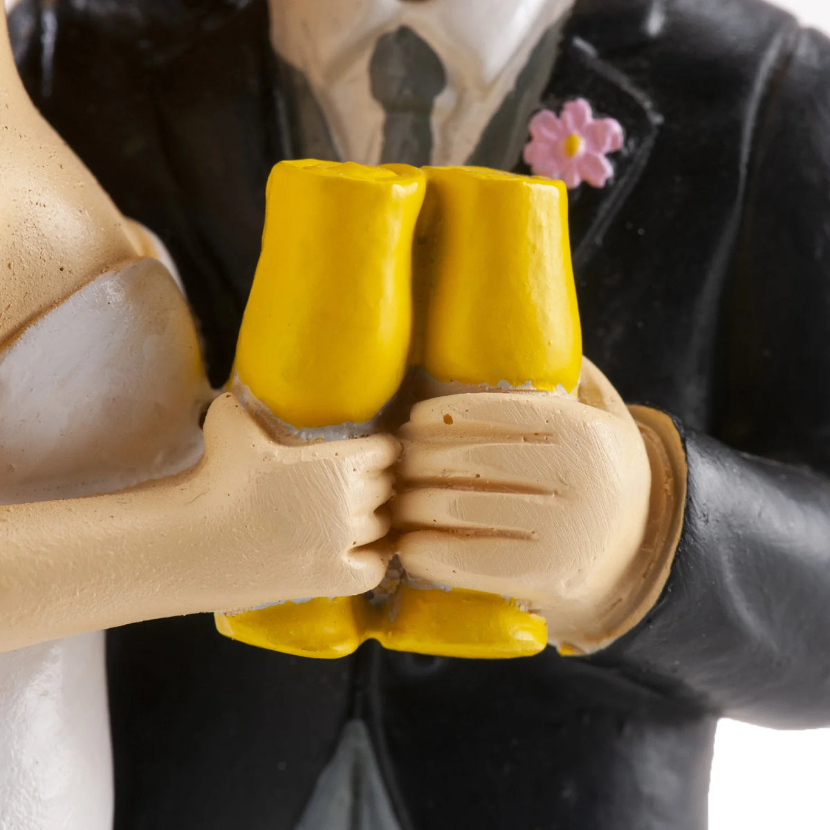 Casal de Noivos a brindar  16CM