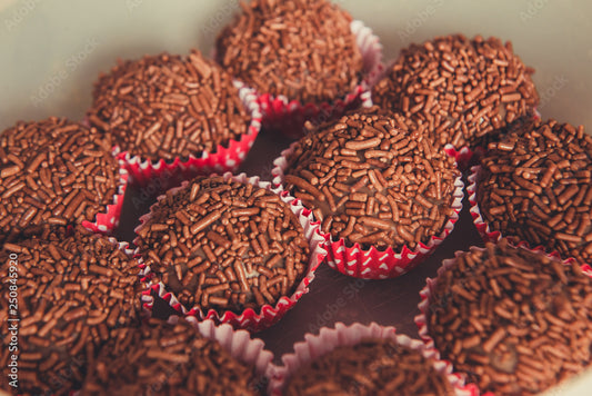 Caixa papel kraft com janela para 5 bombons/brigadeiros